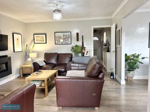 Sitting room- click for photo gallery